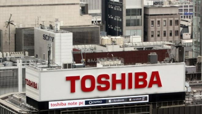 Cổ phiếu Toshiba bị hạ xuống mức "rác"